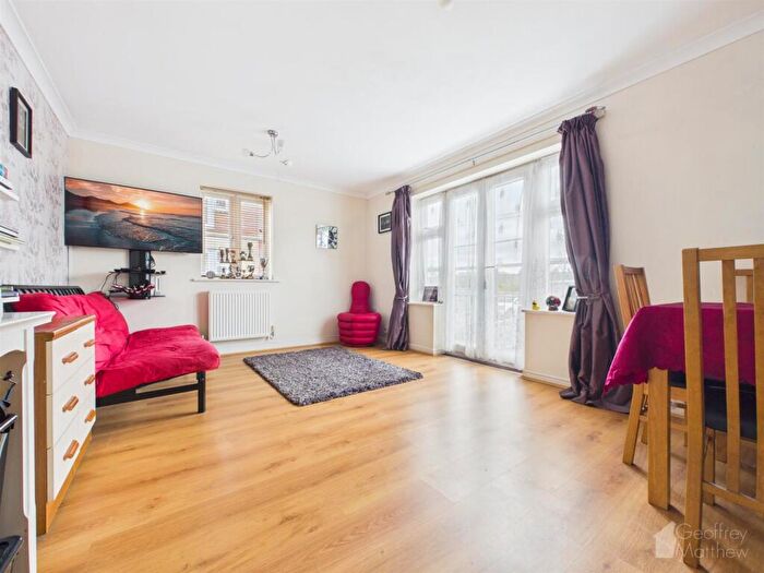 2 Bedroom Flat For Sale In Great Gables, Great Ashby, Stevenage, SG1