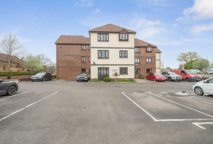 2 Bedroom Flat For Sale In Abbotswood, Yate, Bristol, Gloucestershire, BS37