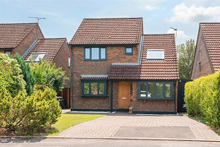 4 Bedroom Detached House For Sale In Throopside Avenue, Bournemouth, BH9