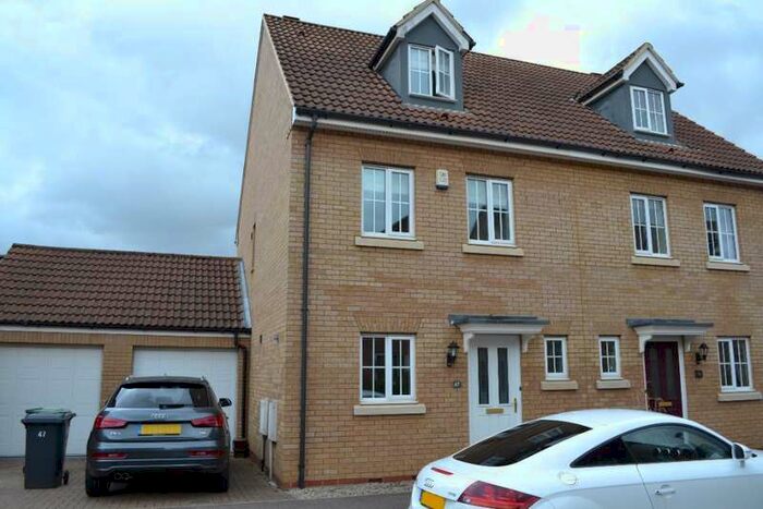 3 Bedroom Property To Rent In Cooks Way Biggleswade, SG18