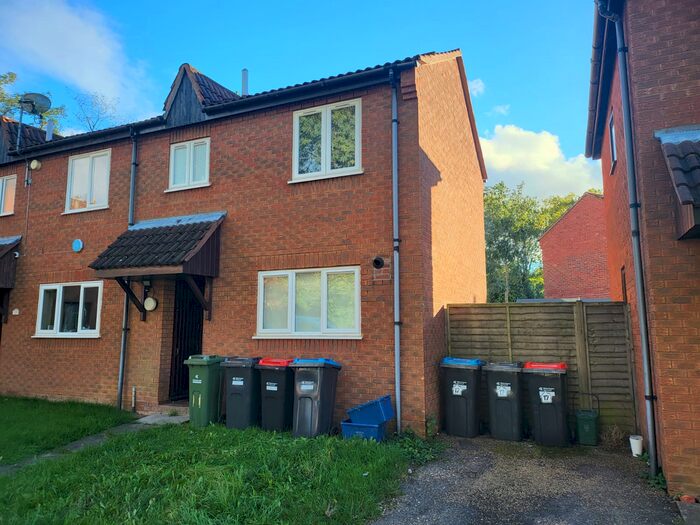 2 Bedroom End Of Terrace House To Rent In Kimbolton Court, Giffard Park, Milton Keynes, MK14