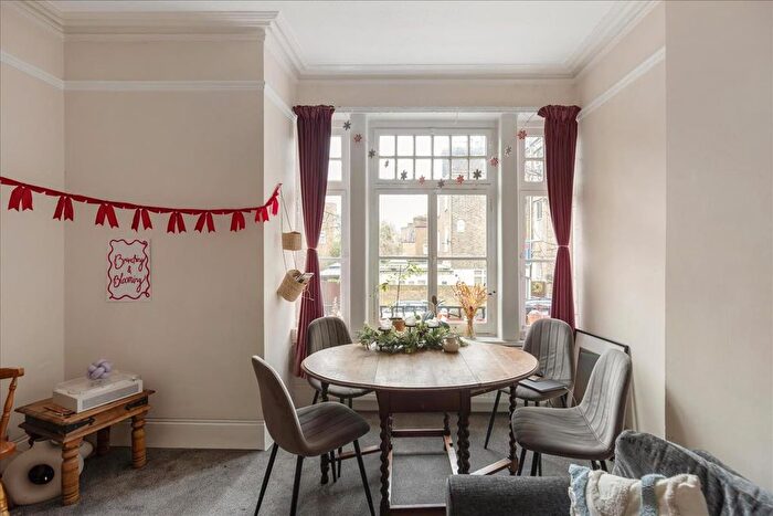 3 Bedroom Flat To Rent In Avonmore Gardens, West Kensington, London, W14