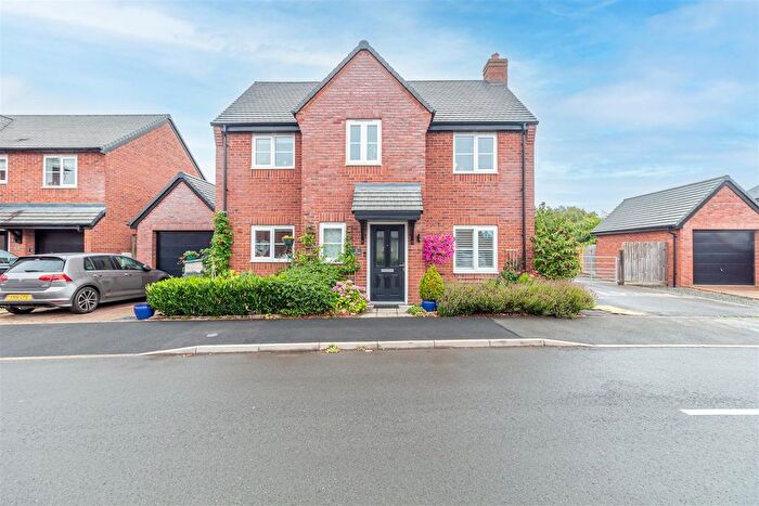 3 Bedroom Detached House For Sale In Blueshot Drive, Clifton-On-Teme, Worcester, WR6