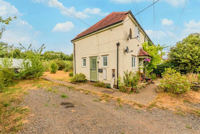 1 Bedroom Flat To Rent In Dark Lane, Puttenham, GU3