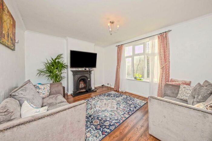 4 Bedroom House To Rent In Waldo Place, Mitcham, CR4