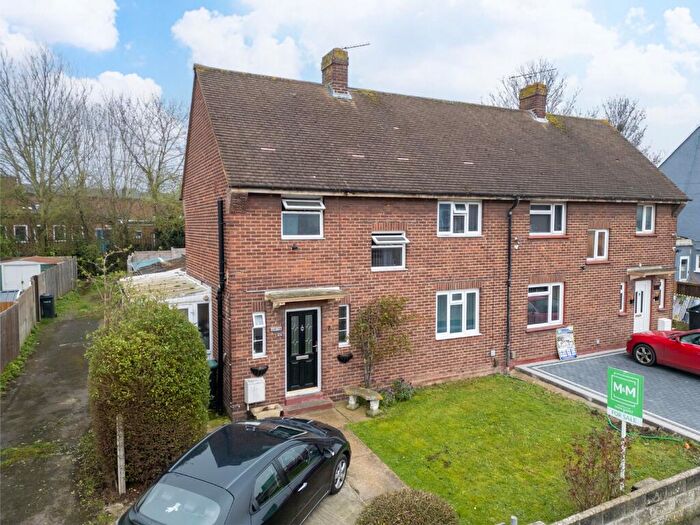 3 Bedroom Semi Detached House For Sale In Jubilee Crescent, Gravesend, Kent, DA12