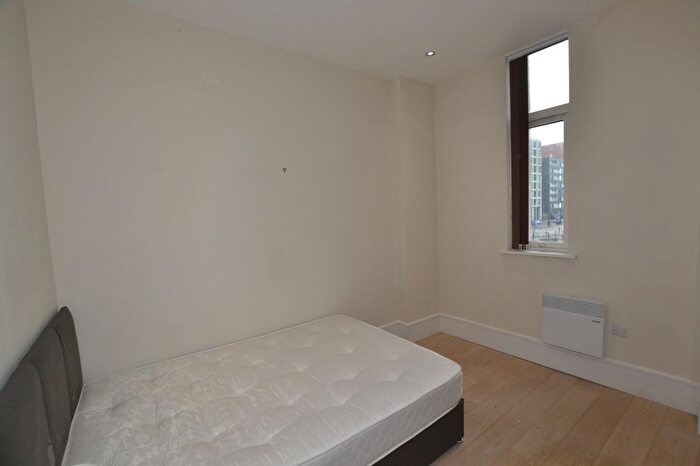 3 Bedroom Flat To Rent In Dock Office, Furness Quay, Salford Quays, Salford, M50