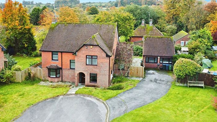 5 Bedroom Detached House For Sale In Hughes Close, Marlborough, SN8