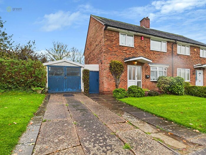 3 Bedroom Semi-Detached House For Sale In Gressel Lane, Tile Cross, Birmingham, B33
