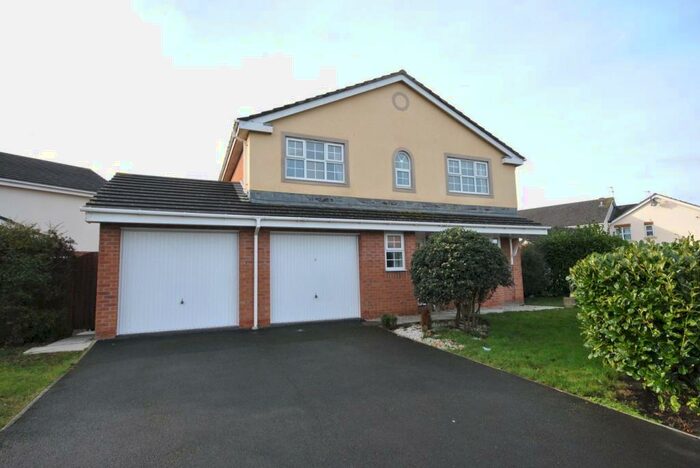 4 Bedroom Detached House To Rent In Cardinal Gardens, Lytham St Annes, FY8