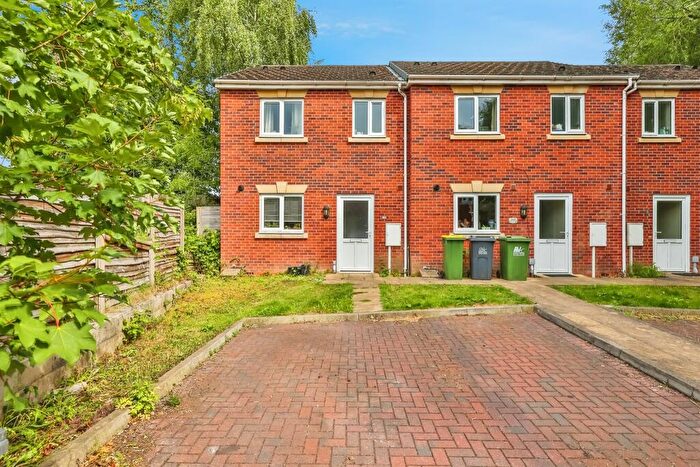 3 Bedroom Town House For Sale In Station Road, Langley Mill, Nottingham, NG16