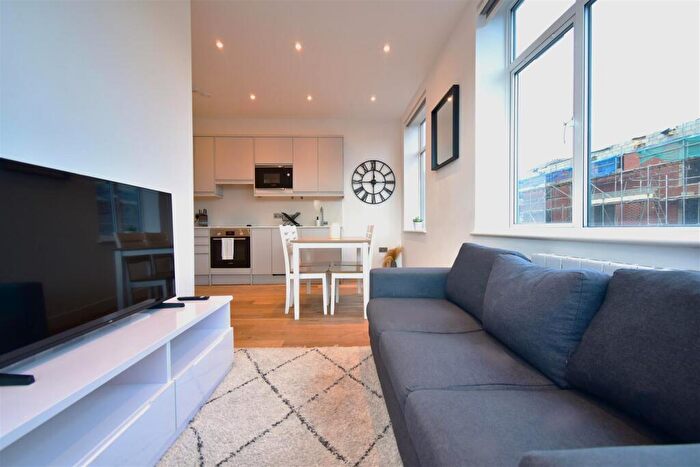 2 Bedroom House To Rent In Stoke Road, Slough, SL2