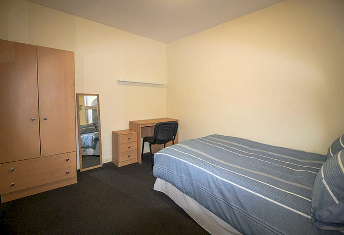 3 Bedroom Flat To Rent In A Mansfield Road, Nottingham, NG1