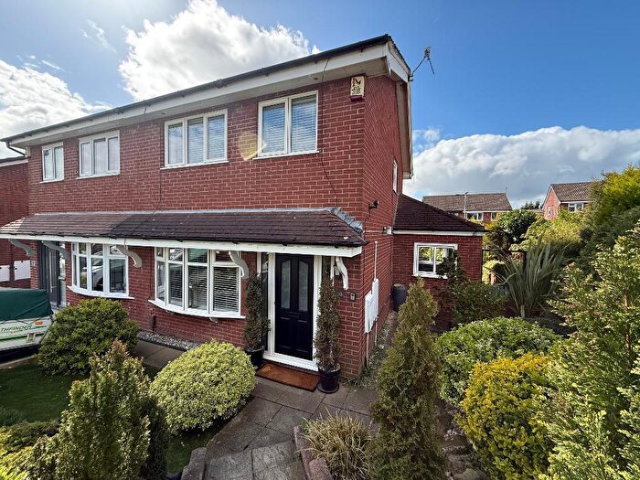 3 Bedroom Semi-Detached House For Sale In Cranford Way, Bucknall, Stoke On Trent, ST2