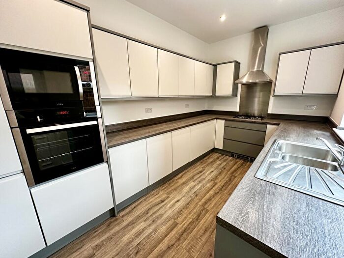 3 Bedroom House To Rent In Royston Avenue, Doncaster, DN5