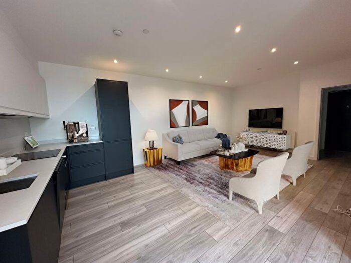 1 Bedroom Flat To Rent In Bath Road, Slough, SL1