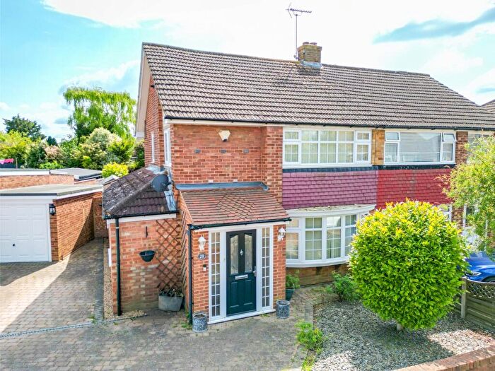 3 Bedroom Semi-Detached House For Sale In Britannia Drive, Gravesend, Kent, DA12