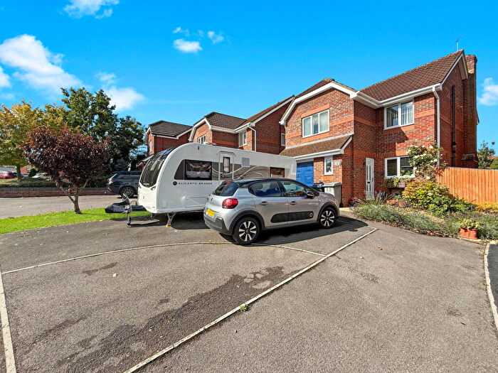 4 Bedroom Detached House For Sale In Cheviot Close, Trowbridge, BA14