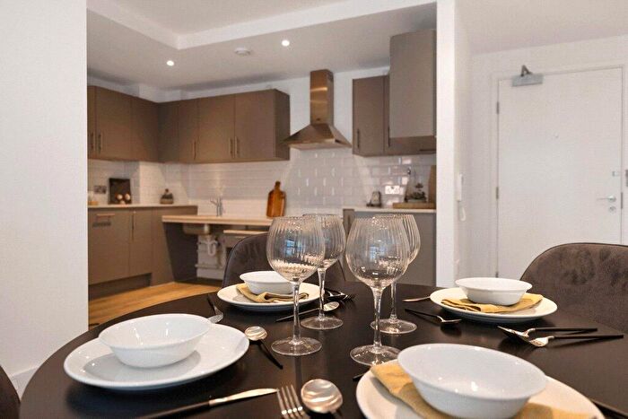 2 Bedroom Apartment To Rent In Temple Back, Bristol, Somerset, BS1
