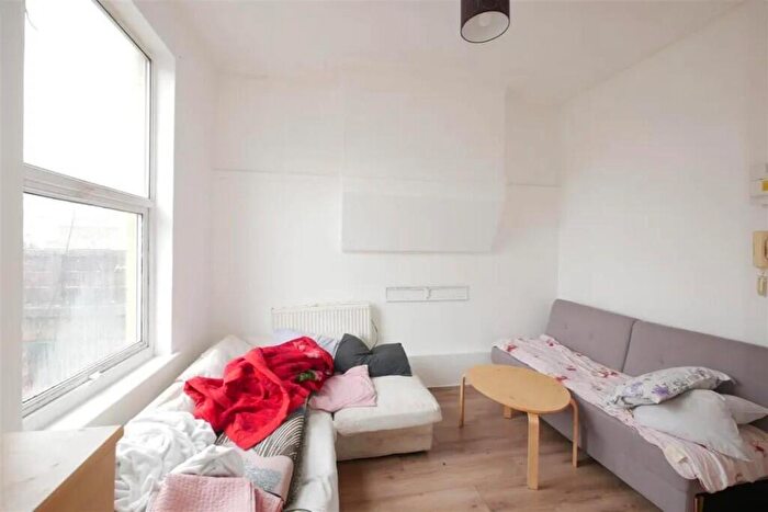 1 Bedroom Flat To Rent In Blackstock Road, London, N4