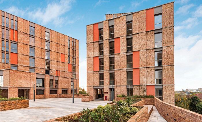 3 Bedroom Flat To Rent In Brigantia House, London, NW10