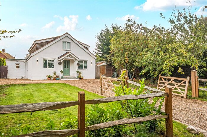 4 Bedroom Detached House For Sale In Mount Pleasant, Effingham, KT24