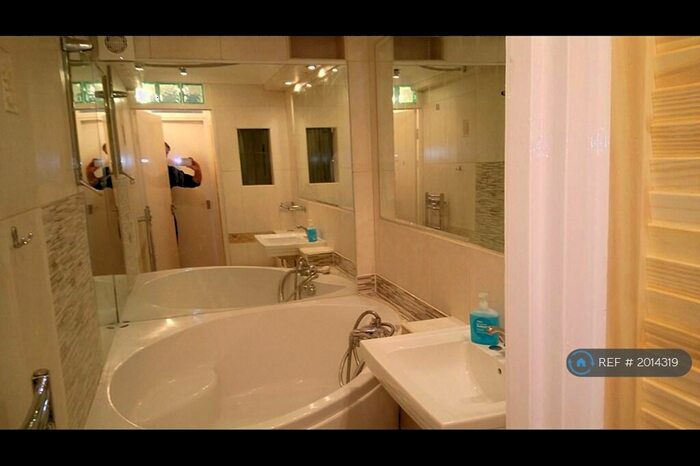 Studio To Rent In Farnham Road, Slough, SL2