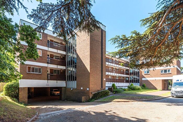 2 Bedroom Flat For Sale In Cairns Court, Norwich, NR4
