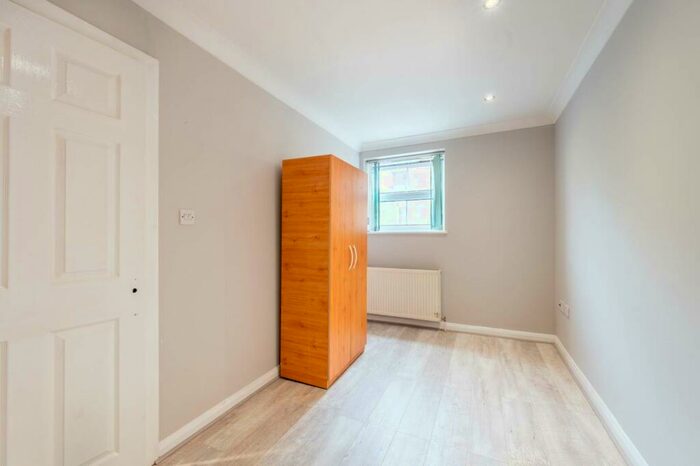 1 Bedroom Flat To Rent In Salusbury Road, Queen's Park, London, NW6