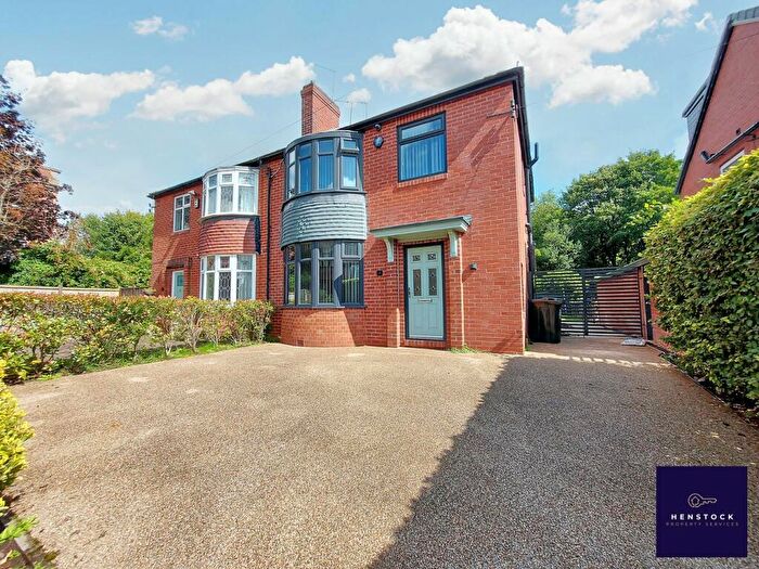 3 Bedroom Semi-Detached House To Rent In Colson Drive, Woodside, Alkrington, Middleton, Manchester, M24
