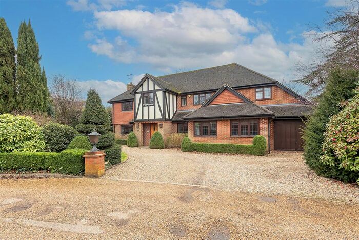 5 Bedroom Detached House For Sale In High Elms, Harpenden, AL5