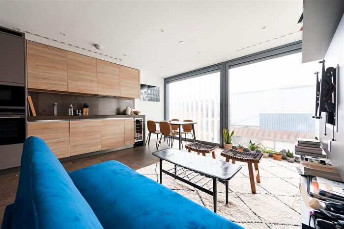 1 Bedroom Flat To Rent In Chronicle Tower, City Road, EC1V