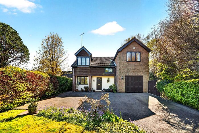 4 Bedroom Detached House For Sale In Beacon Road, Ringshall, HP4