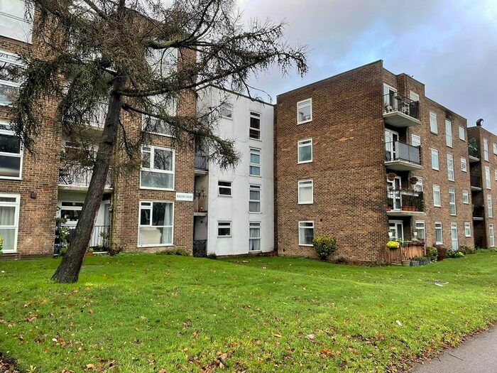 1 Bedroom Flat To Rent In Willow Court, Woodcote Road, Wallington, SM6