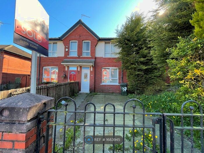 2 Bedroom Semi-Detached House To Rent In Daniel Fold, Rochdale, OL12