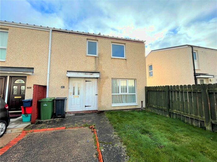 3 Bedroom Semi-Detached House To Rent In Lon Pantyllyn, Maesydail, Newtown, Powys, SY16