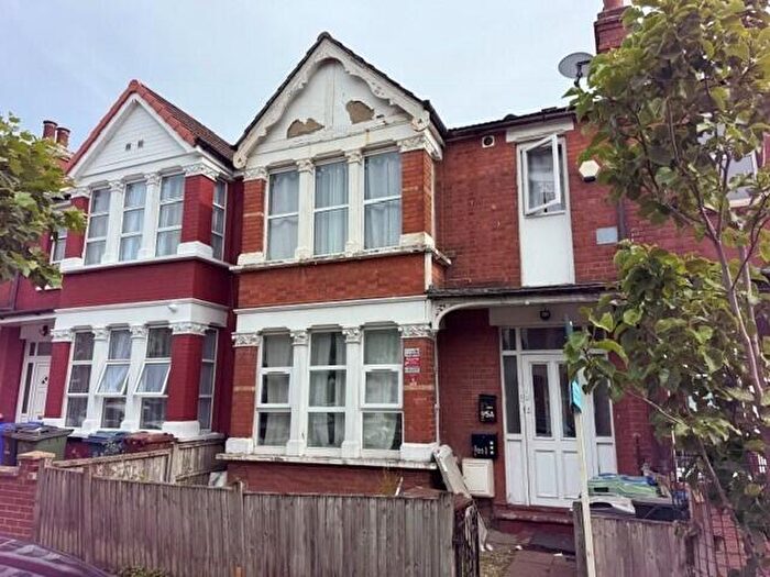 2 Bedroom Maisonette To Rent In Vaughan Road, Harrow, Middlesex, HA1