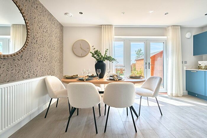 3 Bedroom End Of Terrace House For Sale In Harvest Ride, Warfield, Bracknell, RG42