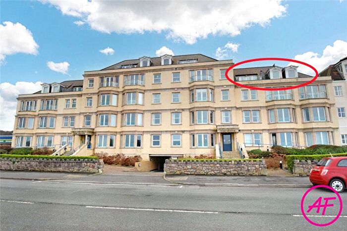 3 Bedroom Penthouse For Sale In The Dorchester, Craig Y Don Parade, Llandudno, Conwy, LL30