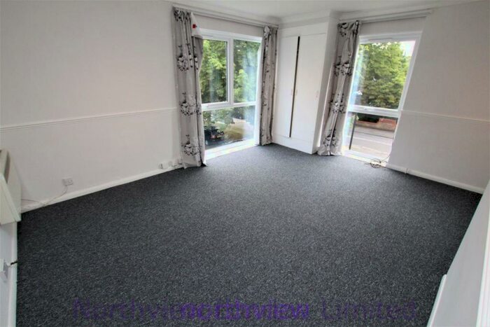 Flat To Rent In Avalon Close, Enfield, EN2