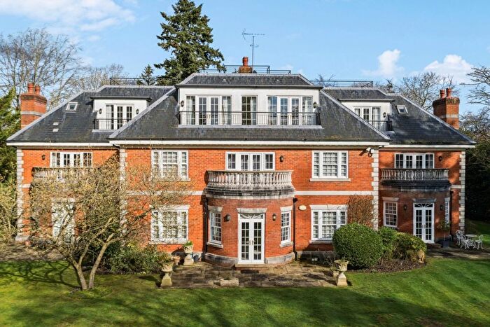 2 Bedroom Flat For Sale In Grove Road, Boyne House, HP9