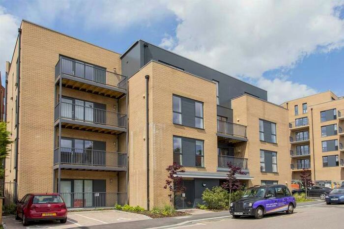 1 Bedroom Penthouse Flat To Rent In Clarence Avenue, Gants Hill, Ilford, Essex, IG2