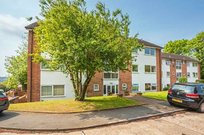 2 Bedroom Flat To Rent In Freeman Court, Chesham - Apartment With Views, HP5