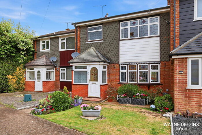 3 Bedroom Terraced House For Sale In Malting Lane, Orsett, RM16