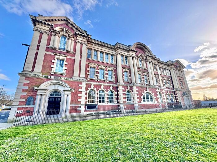 2 Bedroom Flat To Rent In Platform Road, Southampton, SO14