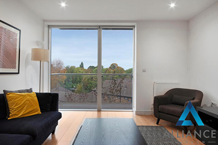 2 Bedroom Apartment To Rent In Sewardstone Road, Bow, E2