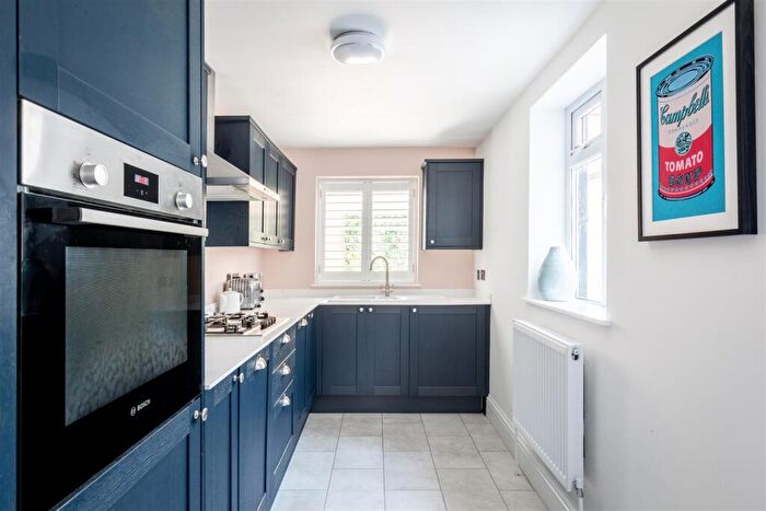 3 Bedroom Semi Detached House For Sale In Holmesdale Road, Reigate, RH2