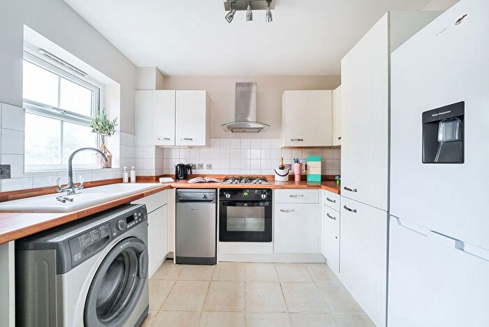 1 Bedroom Flat For Sale In Franklin Court, Wormley, Godalming, GU8
