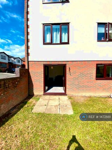 2 Bedroom Flat To Rent In Windrush Drive, High Wycombe, HP13