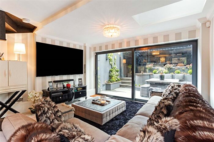 4 Bedroom Terraced House To Rent In Hugh Street, London, SW1V